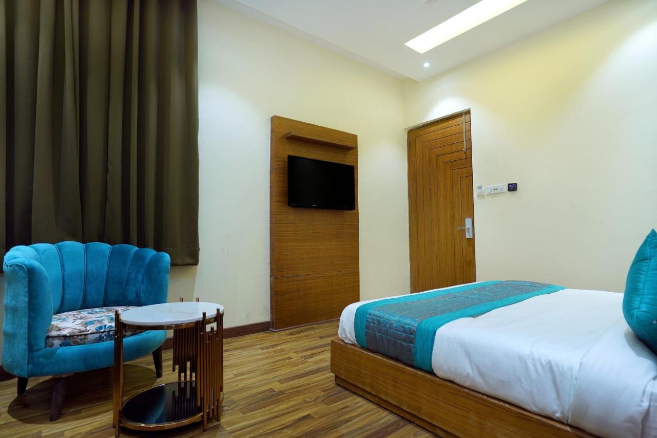 Hotel Aura Grand By Levelup Hotels Amritsar Eksteriør billede