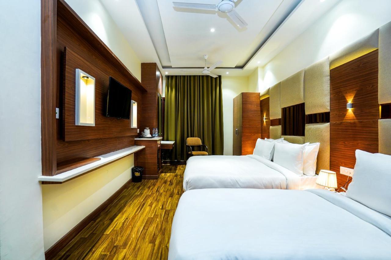Hotel Aura Grand By Levelup Hotels Amritsar Eksteriør billede
