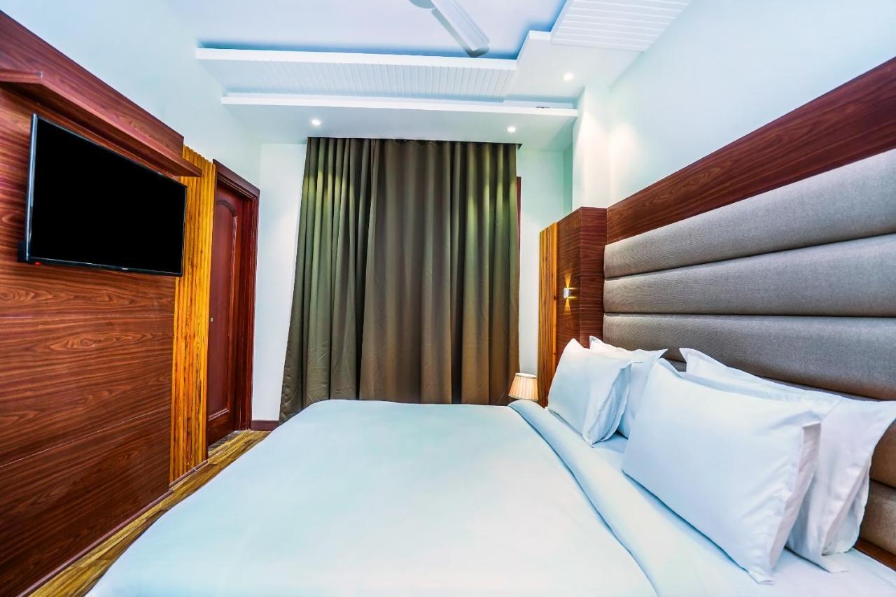 Hotel Aura Grand By Levelup Hotels Amritsar Eksteriør billede