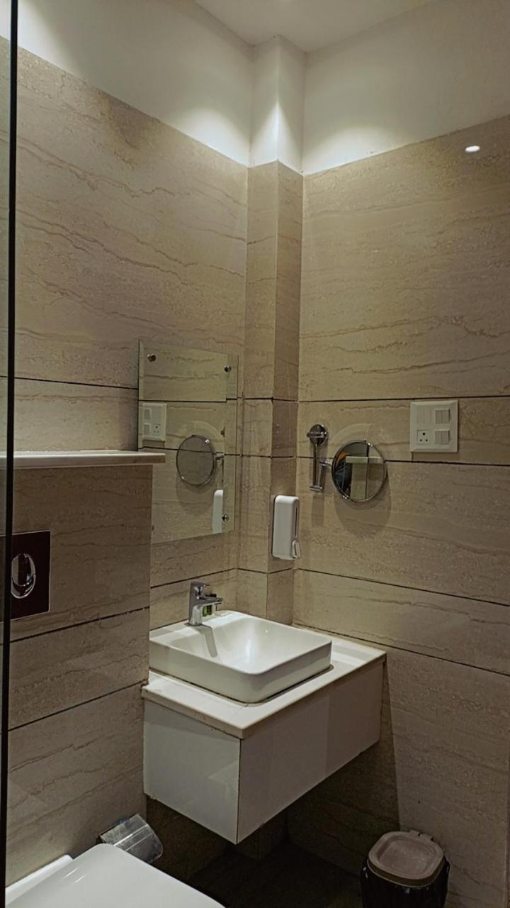 Hotel Aura Grand By Levelup Hotels Amritsar Eksteriør billede