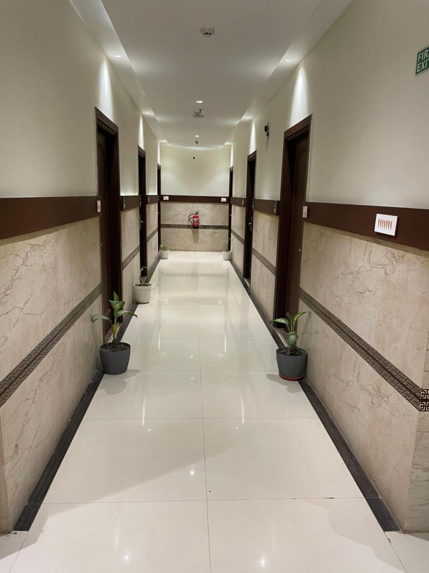 Hotel Aura Grand By Levelup Hotels Amritsar Eksteriør billede